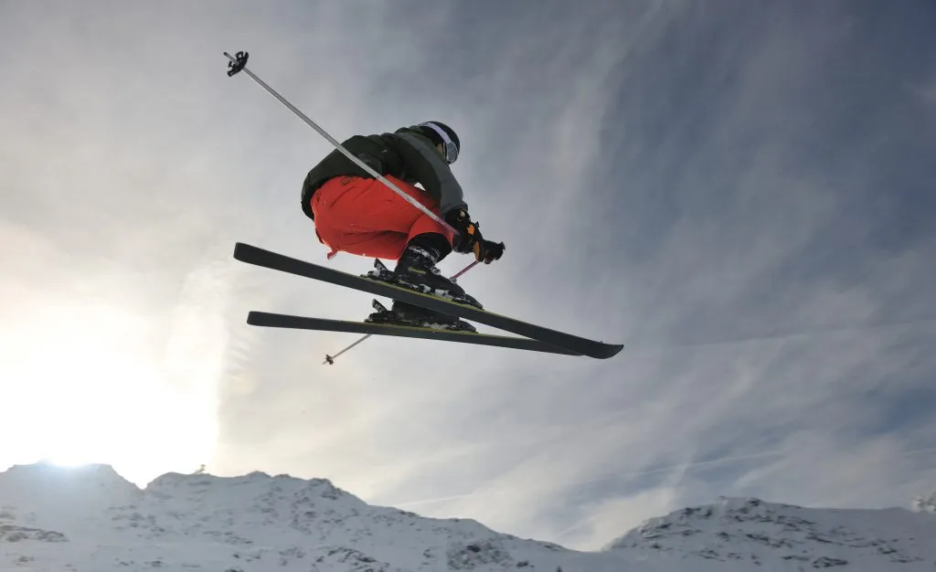 Saut de ski acrobatique extrême