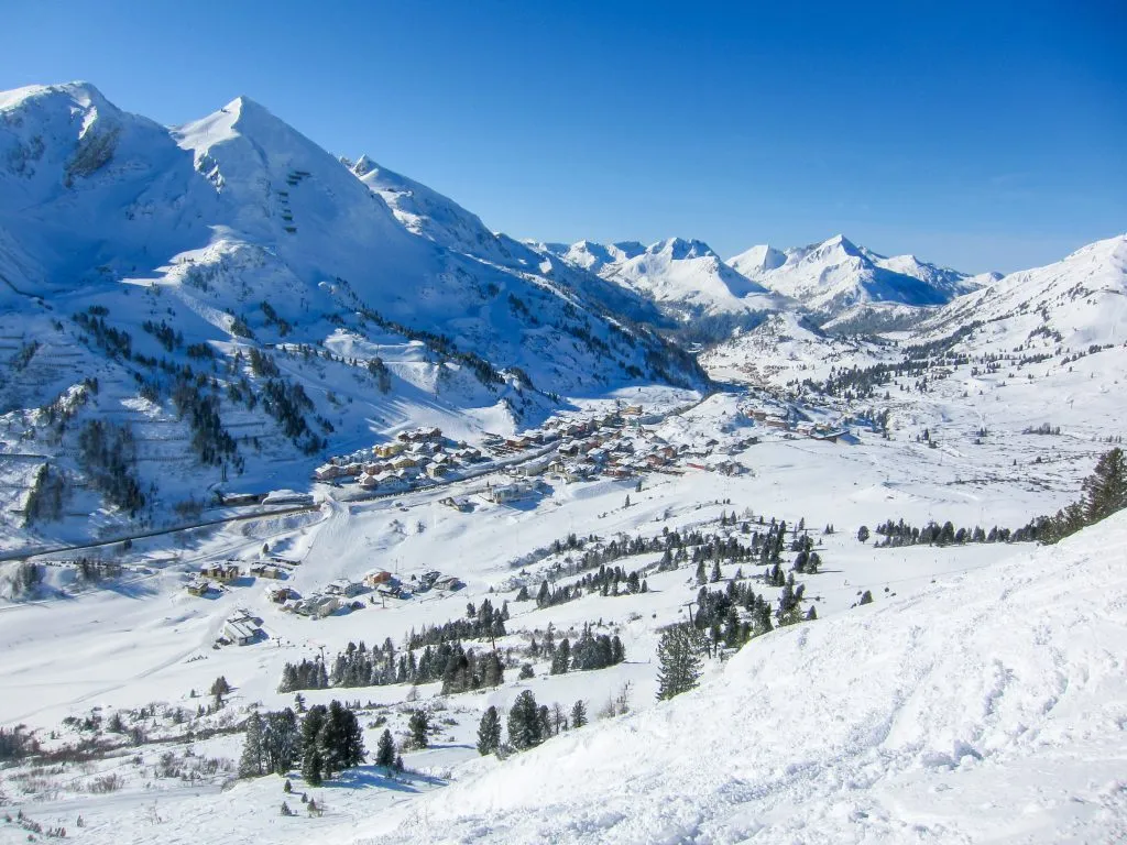 Obertauern vintersportort dalgång