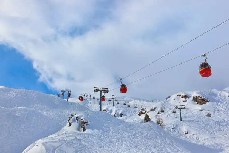 Berg skidort Kaprun Österrike