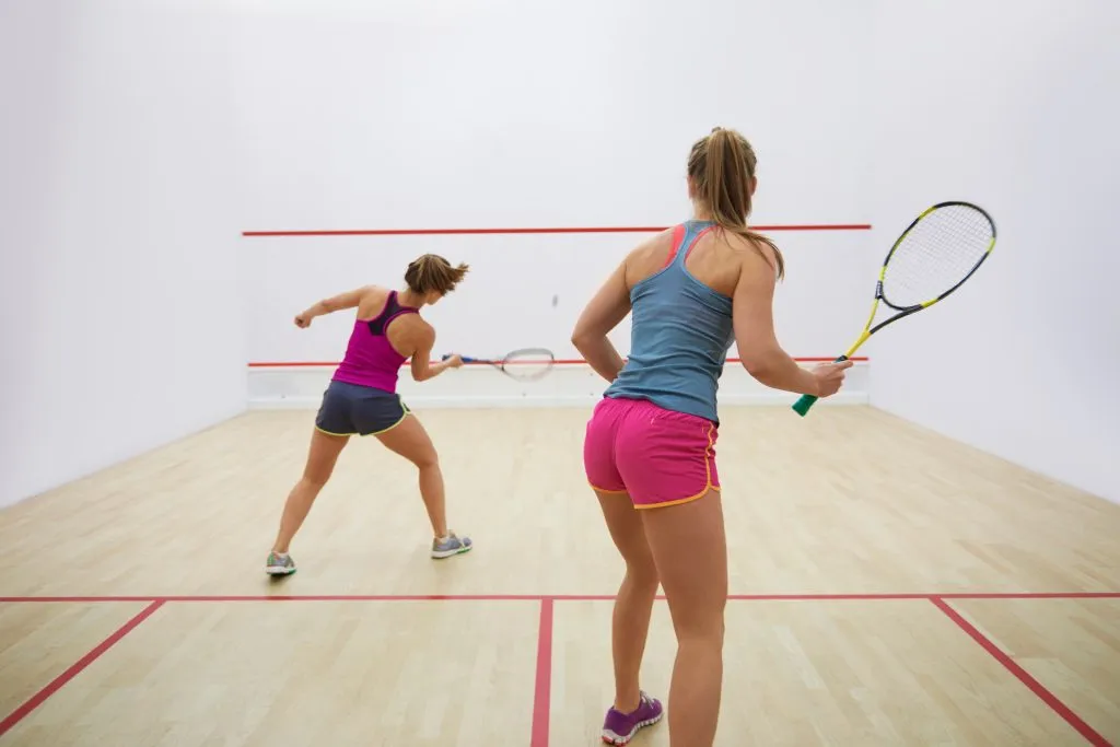 Świetna wytrzymałość dwóch graczy squasha